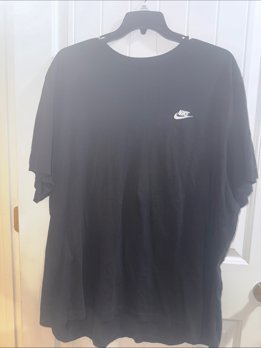Nike Black Short Sleeve T-Shirt with White Swoosh - Picture 2 of 2